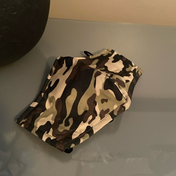 Camo Face Mask with Built In Filter and Nose Bar - Picture 4 of 16